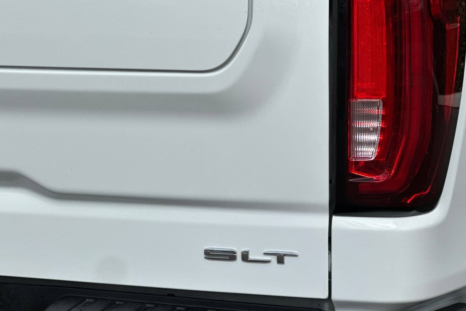 2025 GMC Sierra 1500 SLT - Photo 27