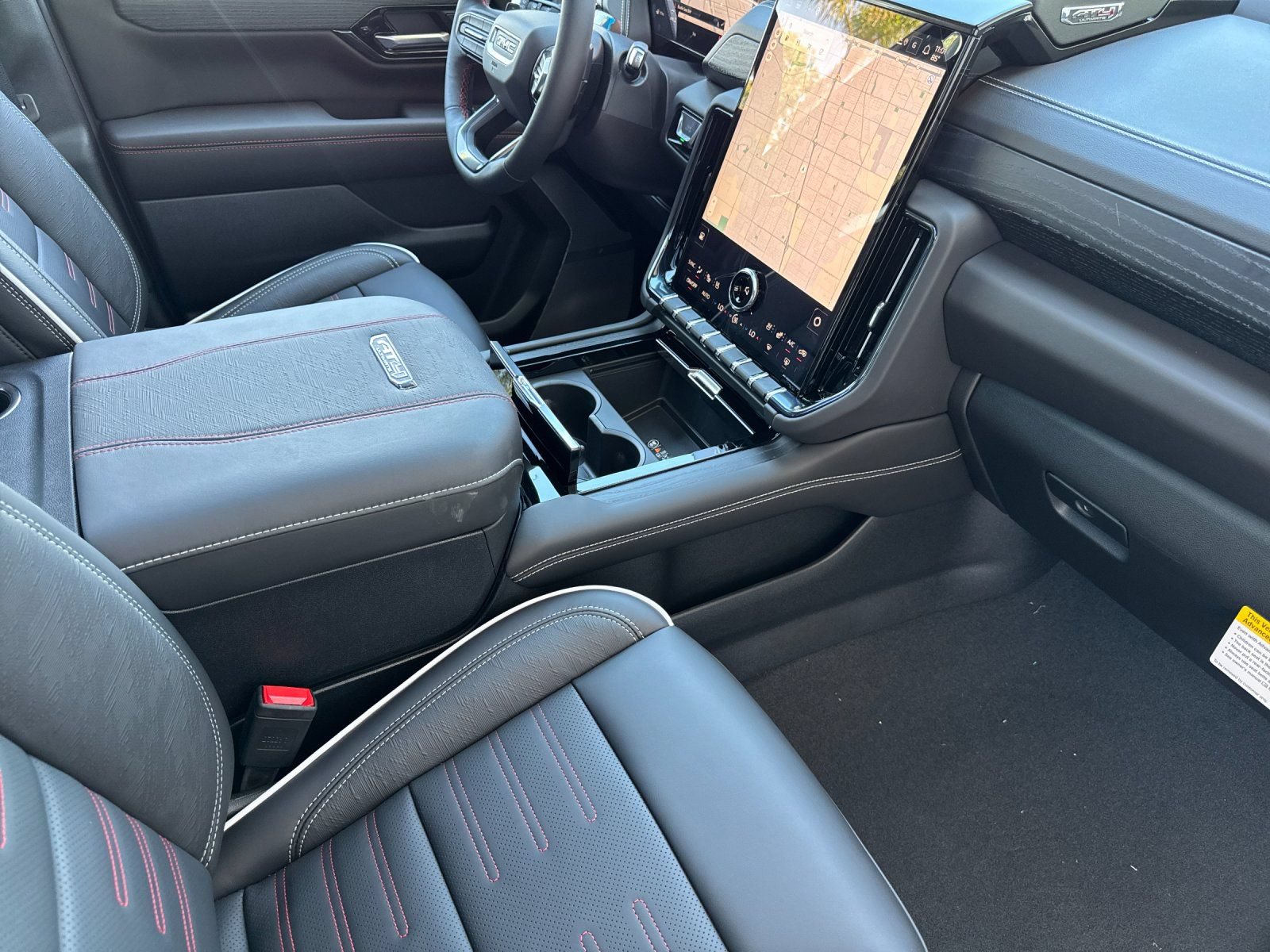 2026 GMC Yukon XL AT4 Ultimate - Photo 17