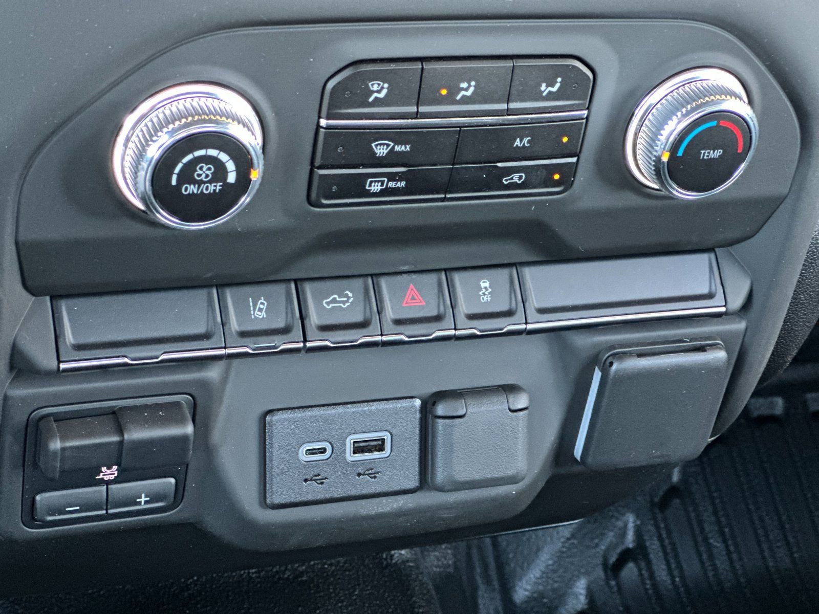 2025 GMC Sierra 2500HD Pro - Photo 18