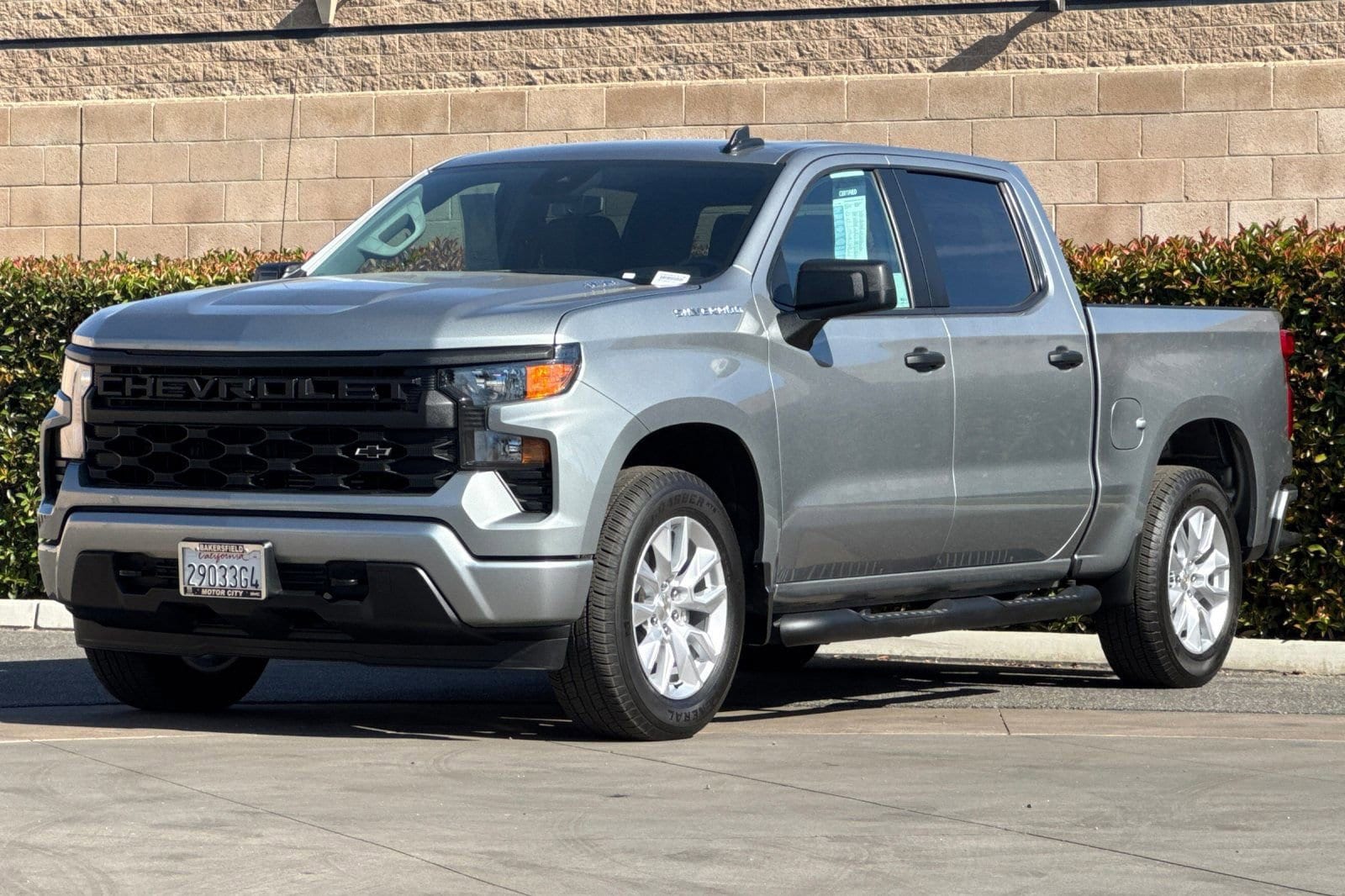 2025 Chevrolet Silverado 1500 Custom photo 3