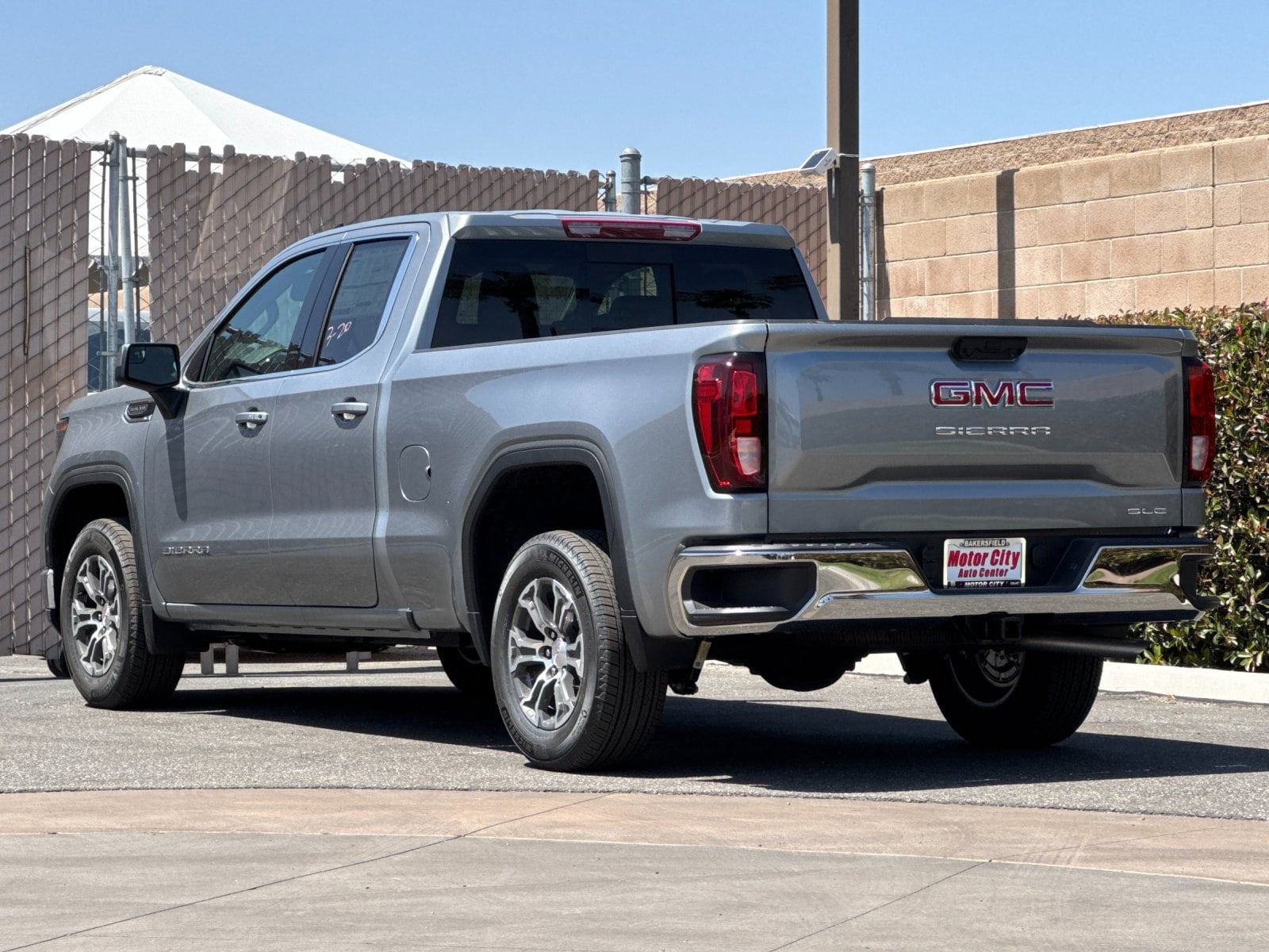 2026 GMC Sierra 1500 SLE photo 4