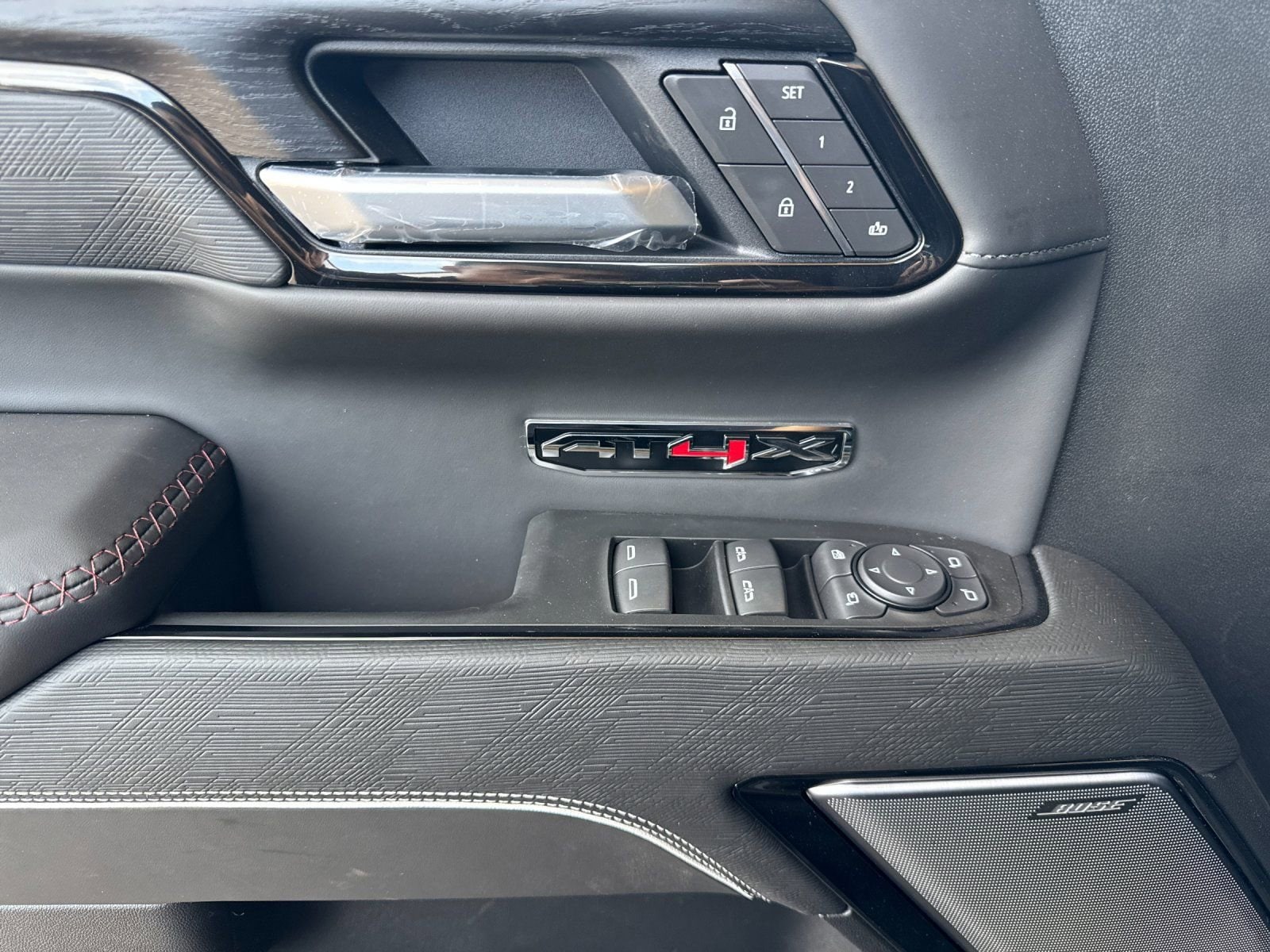 2026 GMC Sierra 1500 AT4X - Photo 10