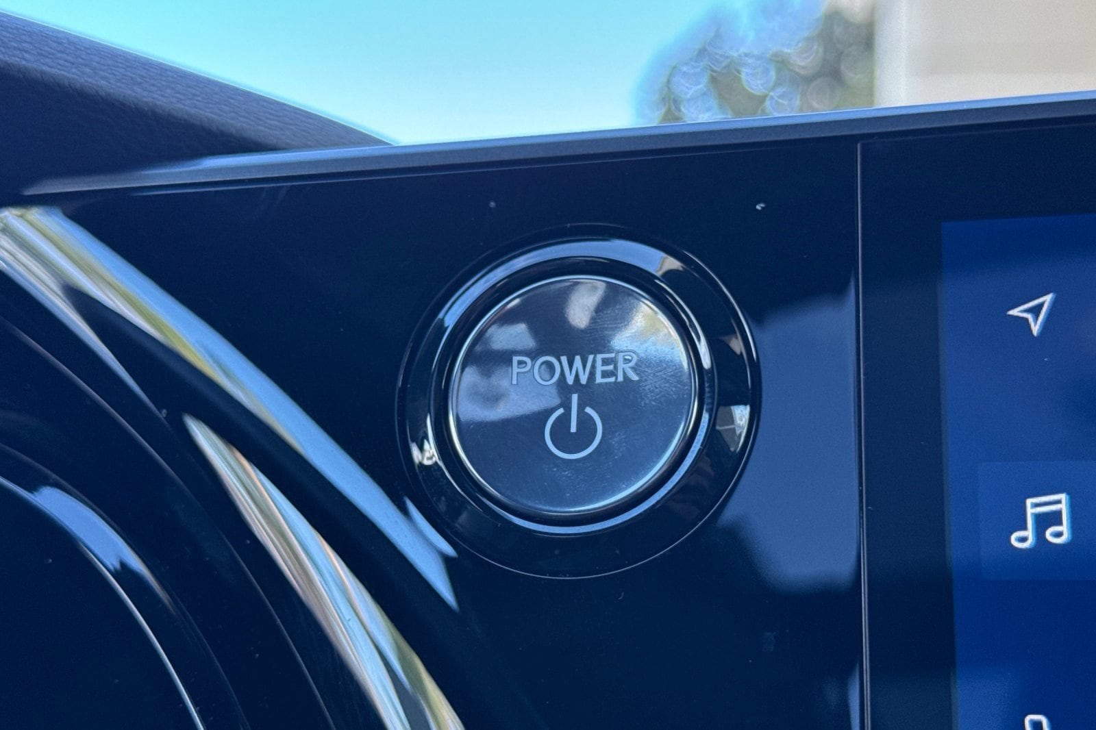 2024 Lexus RX PHEV 450h+ - Photo 23