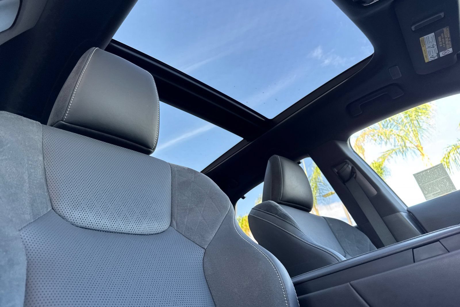2024 Lexus RX PHEV 450h+ - Photo 18
