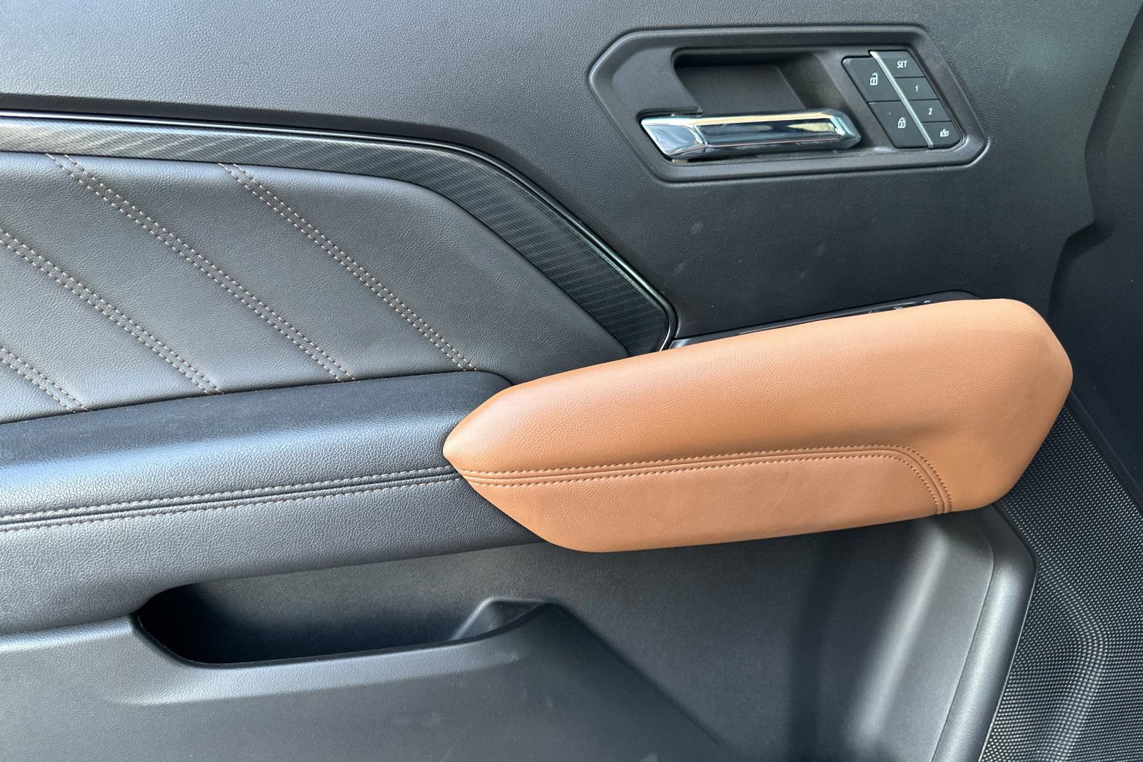 2023 GMC Canyon AT4 - Photo 11