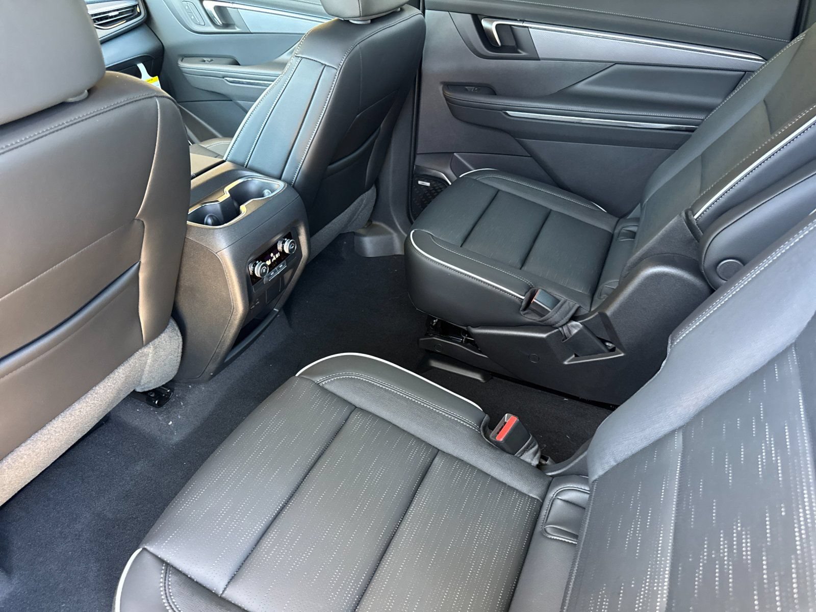 2026 Buick Enclave Sport Touring - Photo 11