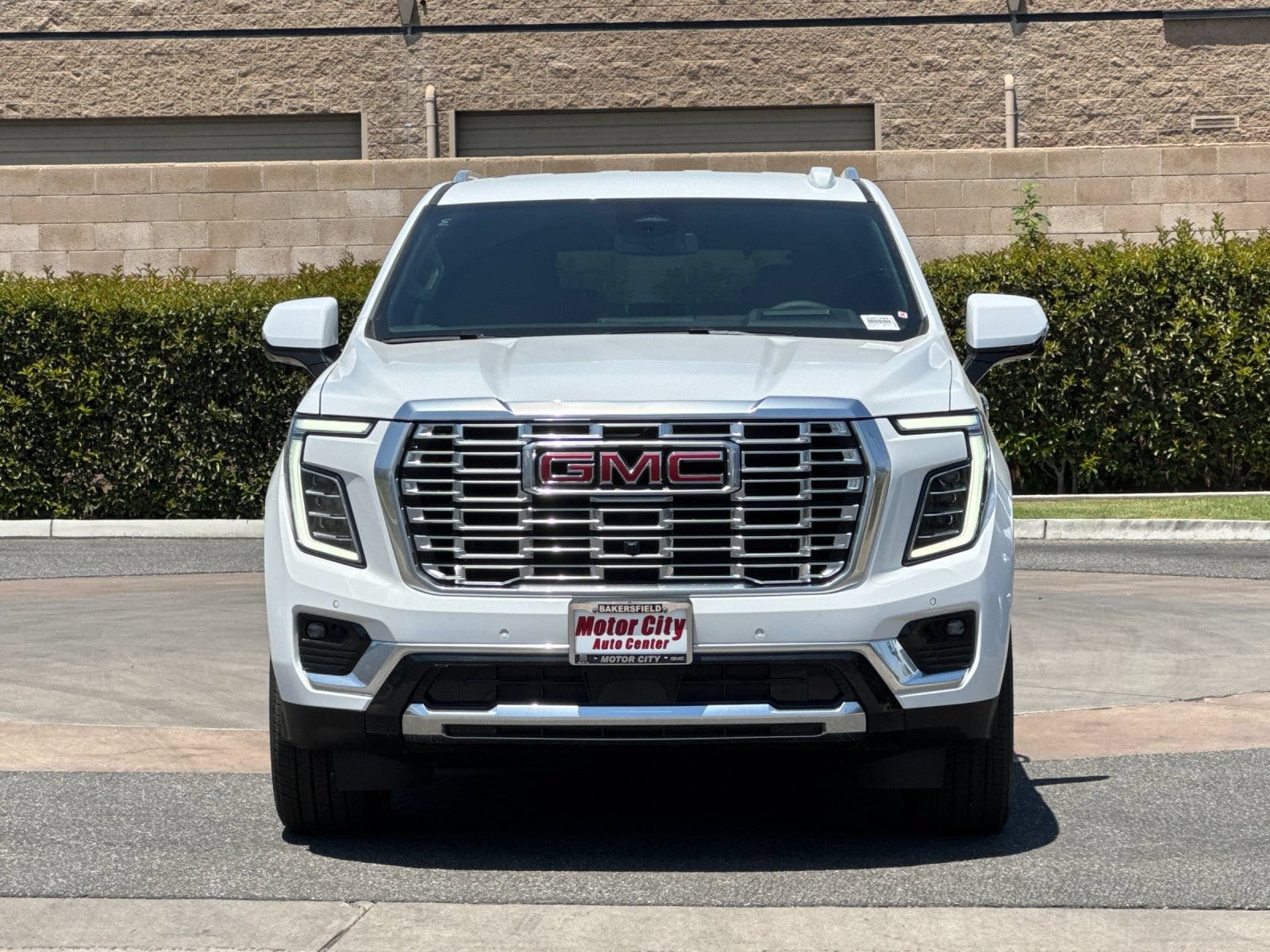 2026 GMC Yukon XL Denali - Photo 8