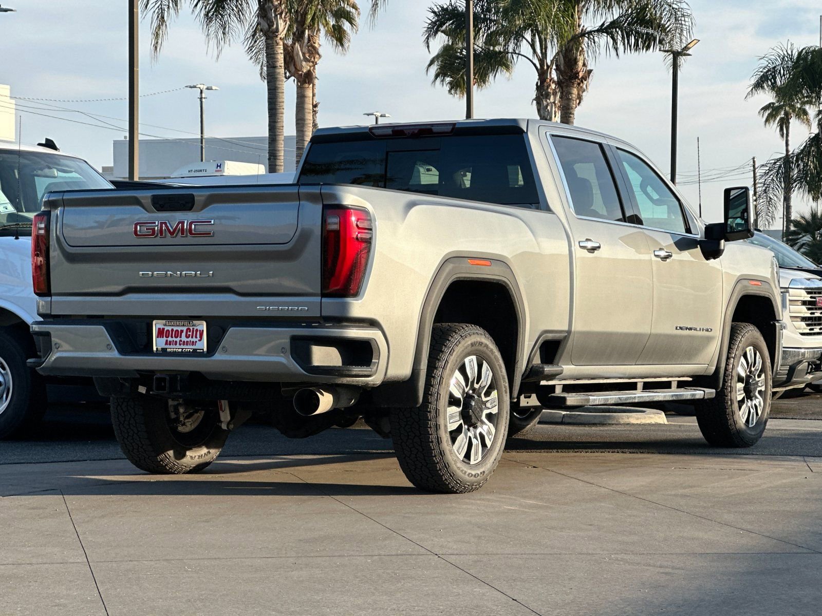 2026 GMC Sierra 2500 HD Denali photo 2