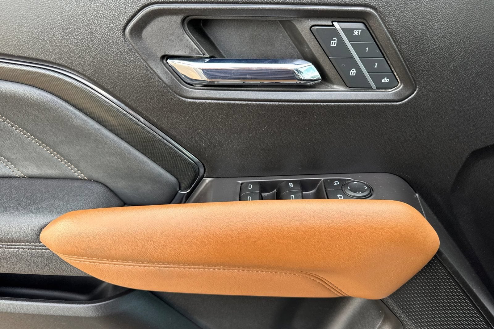 2023 GMC Canyon AT4 - Photo 11