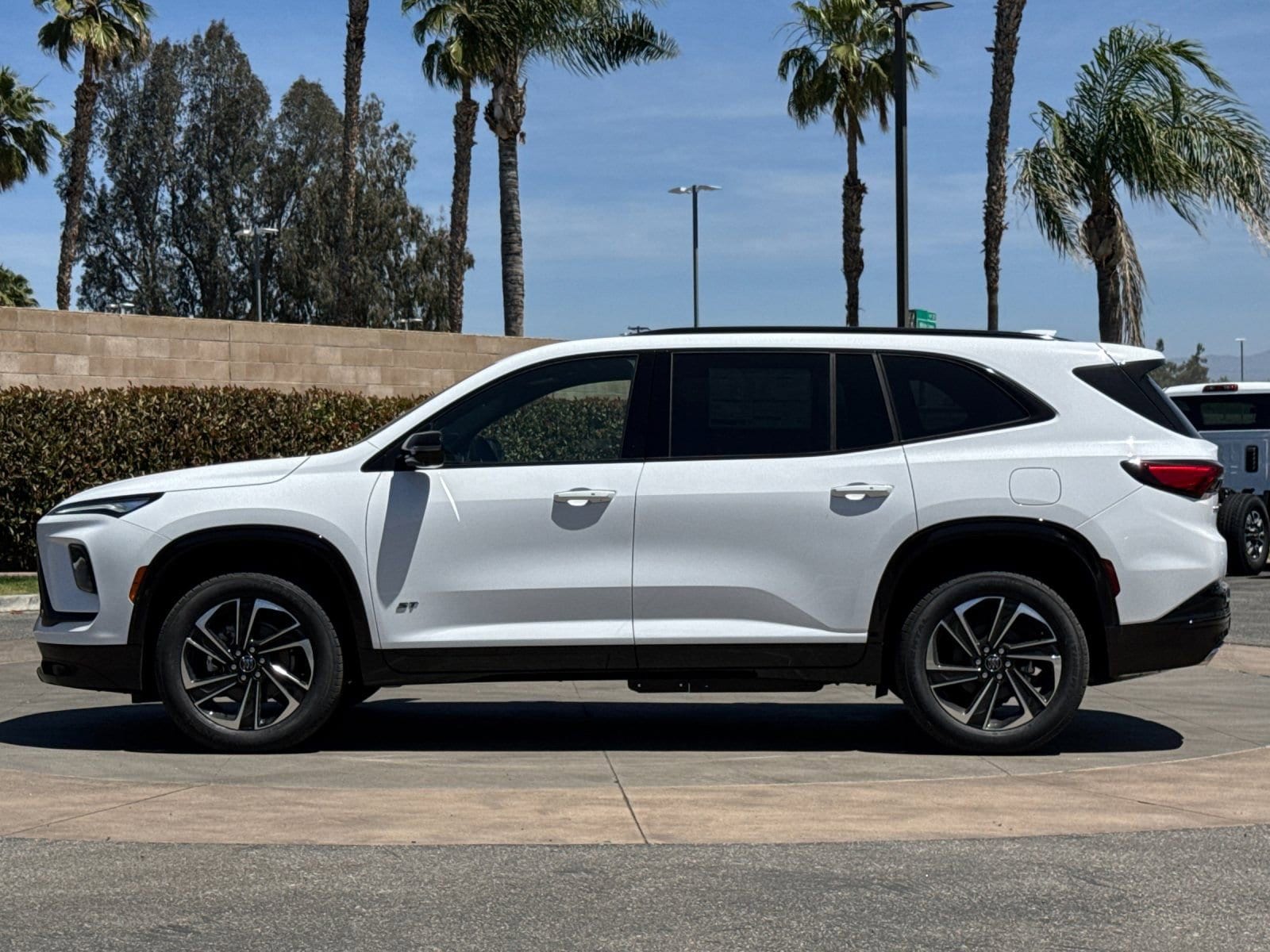 2026 Buick Enclave Sport Touring photo 5