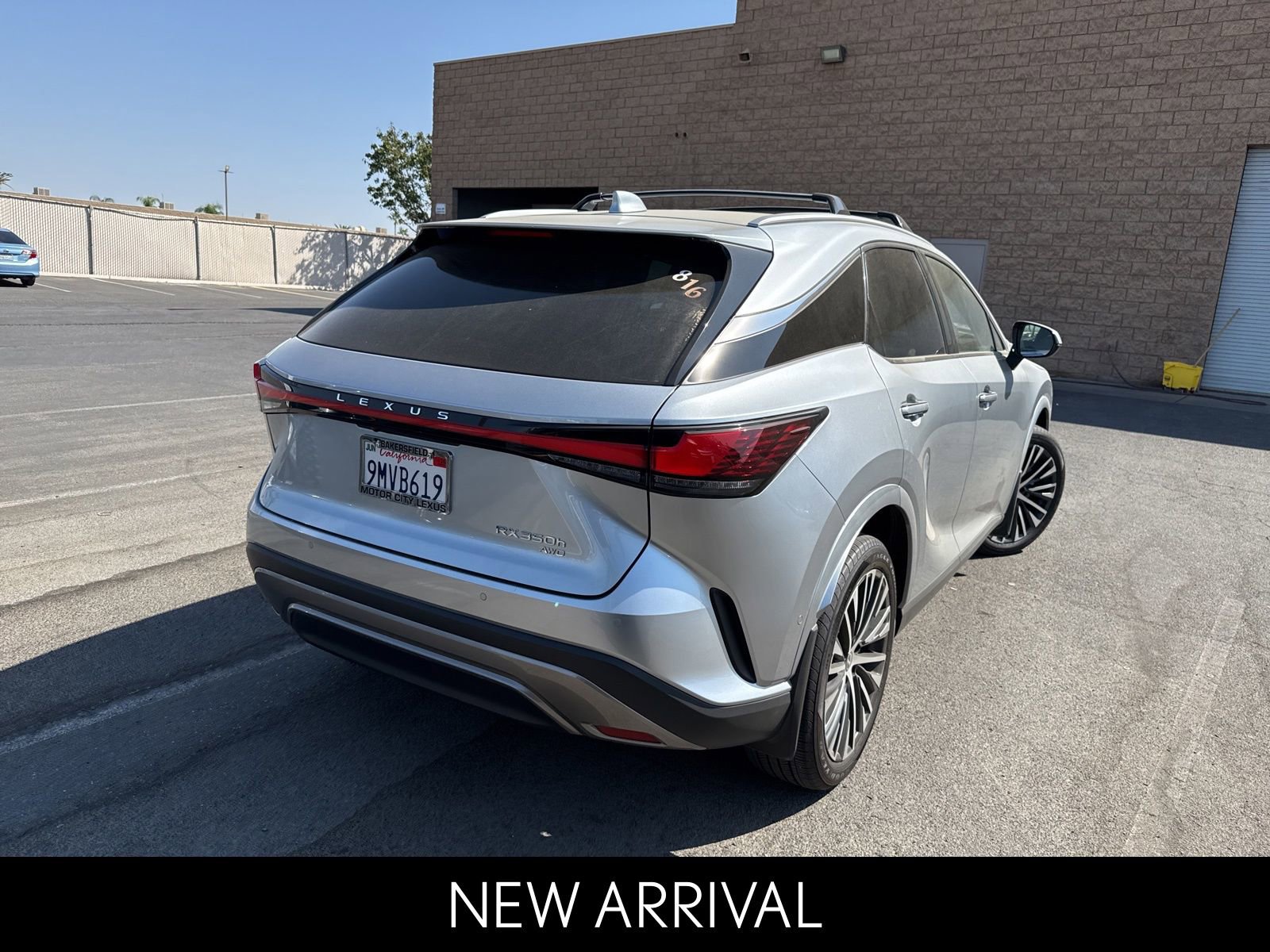 2024 Lexus RX 350h Premium photo 3
