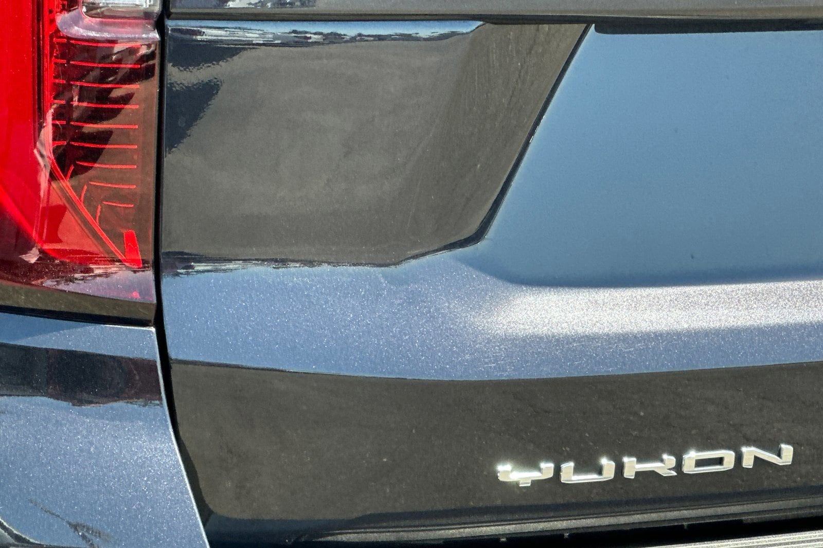2025 GMC Yukon Denali - Photo 29