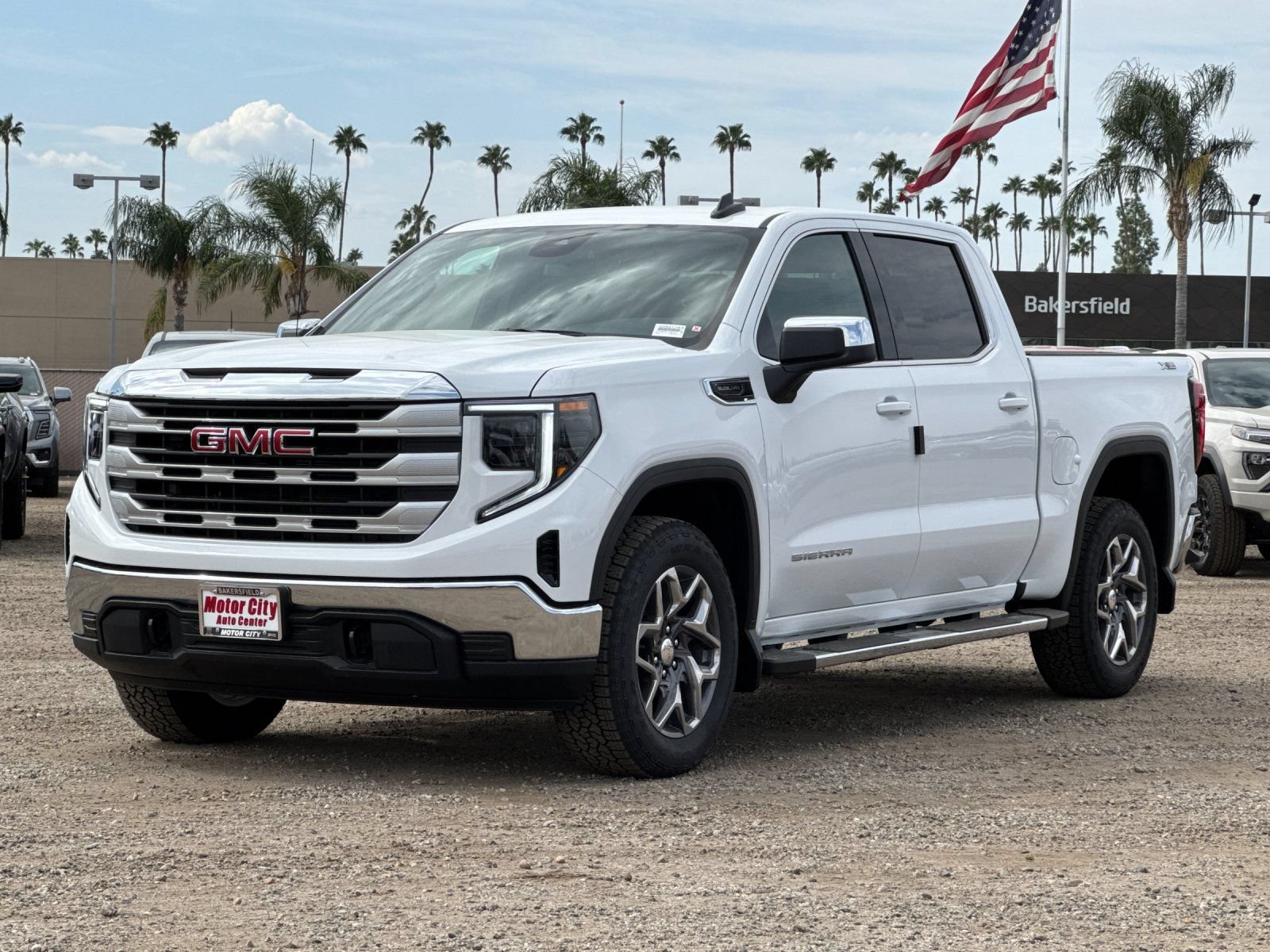 2026 GMC Sierra 1500 SLE - Photo 7