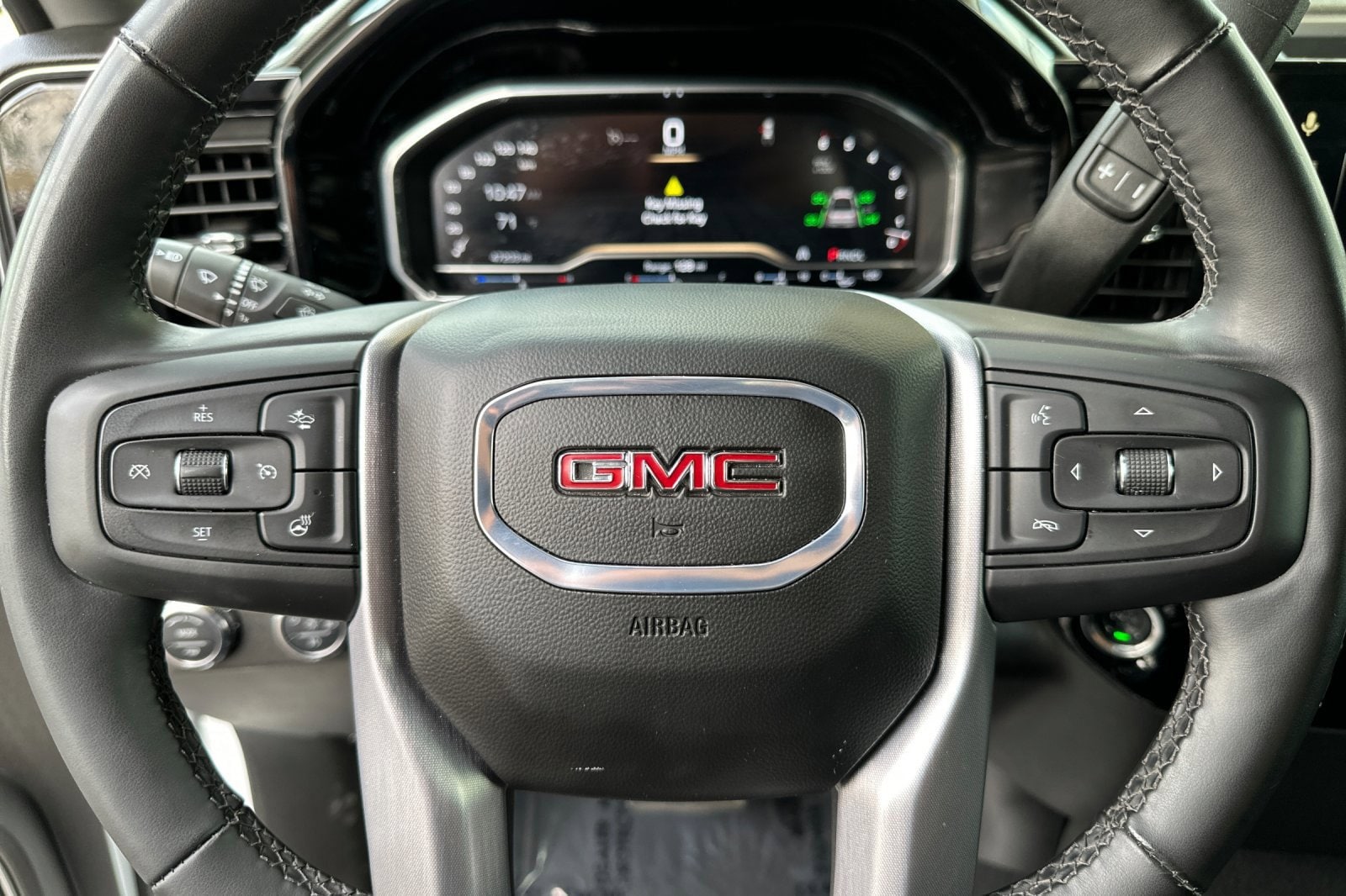 2025 GMC Sierra 1500 SLT - Photo 23