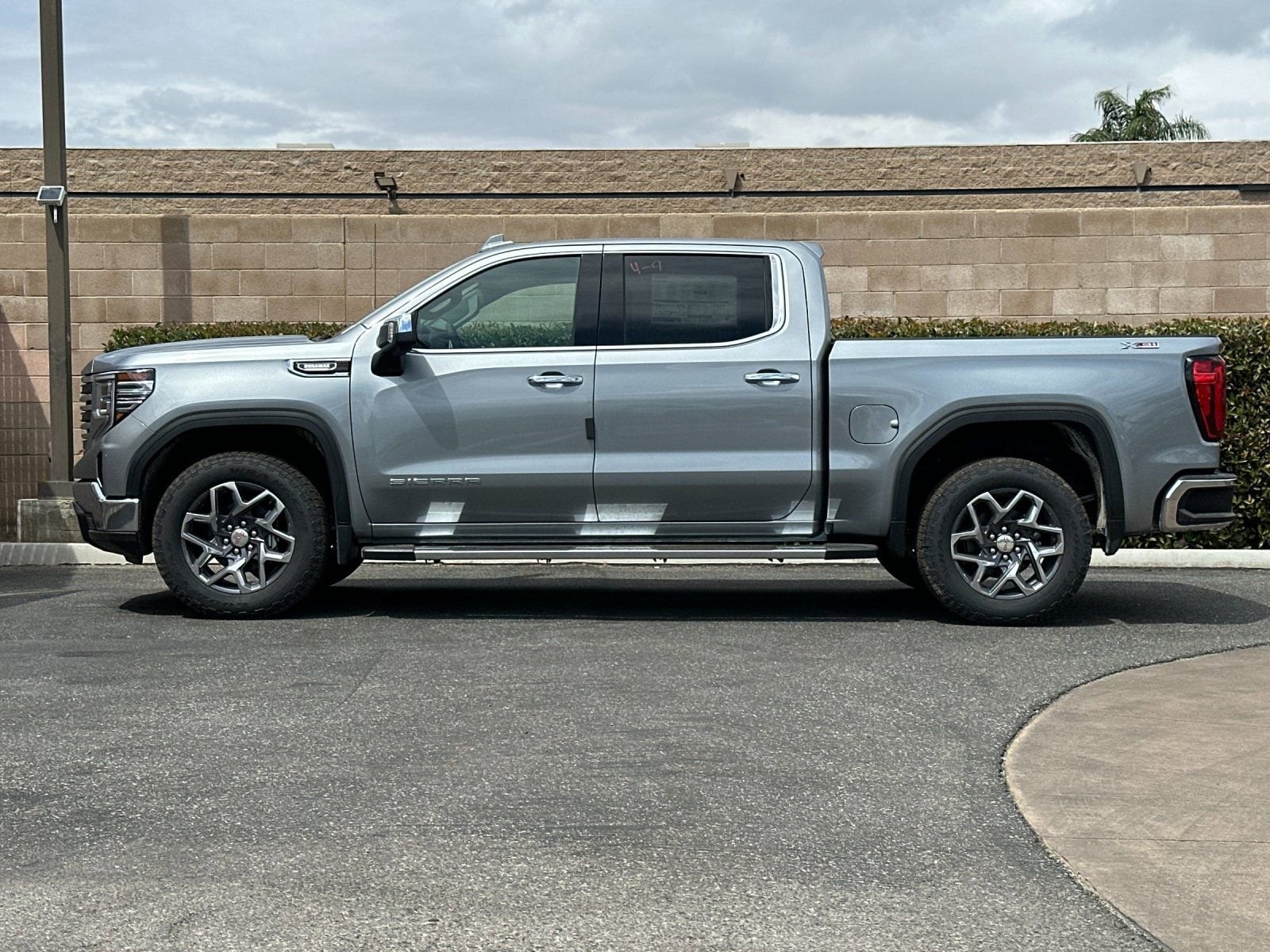 2026 GMC Sierra 1500 SLT photo 5