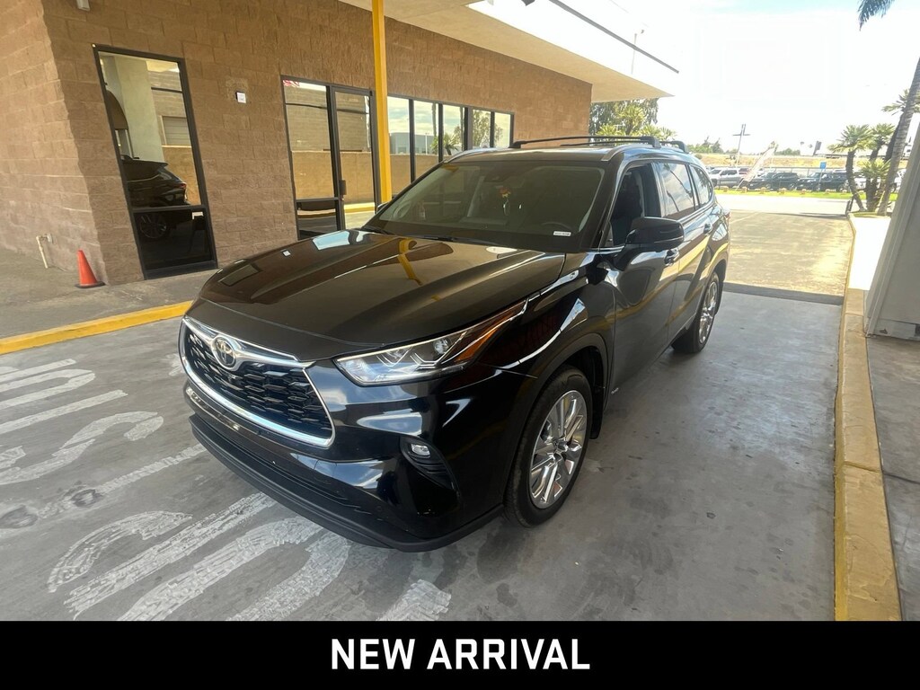Used 2025 Toyota Highlander Hybrid Limited SUV