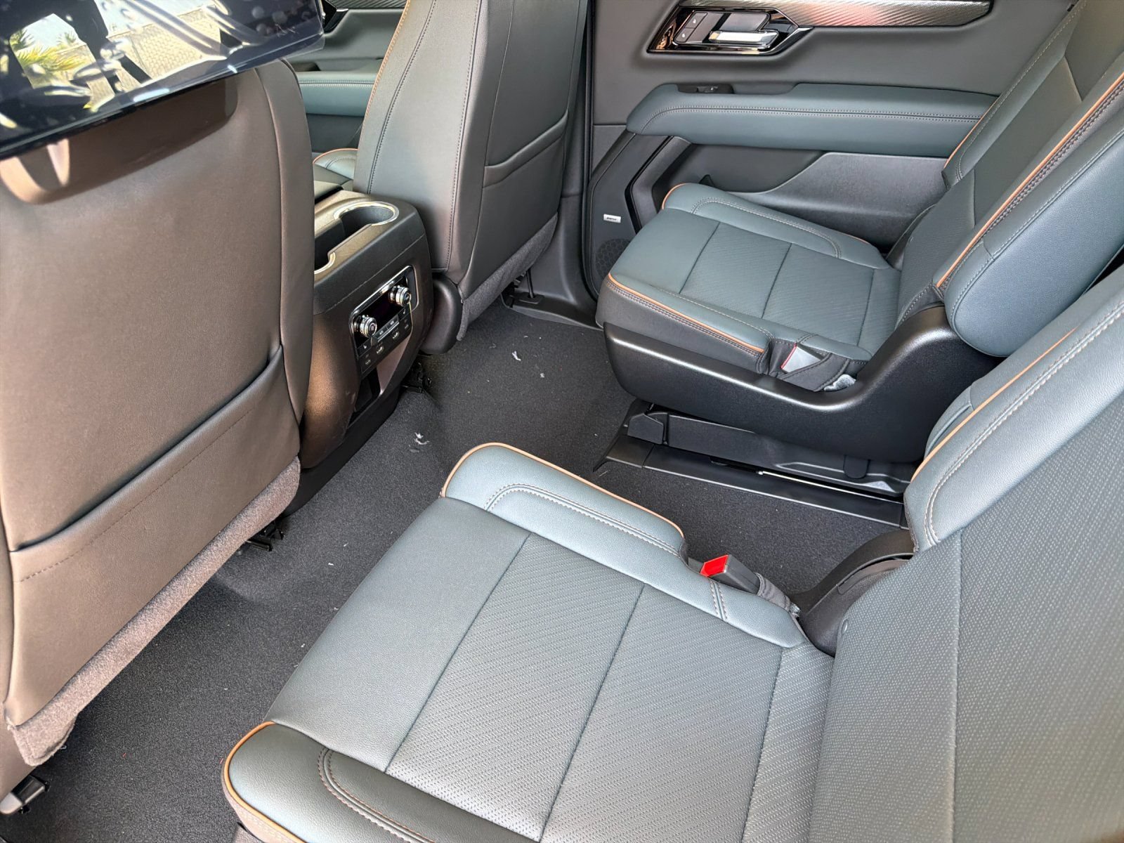 2026 GMC Yukon XL AT4 - Photo 11
