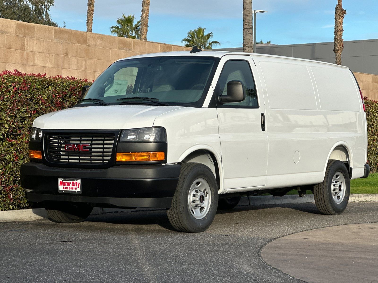 2025 GMC Savana Cargo Work Van photo 6