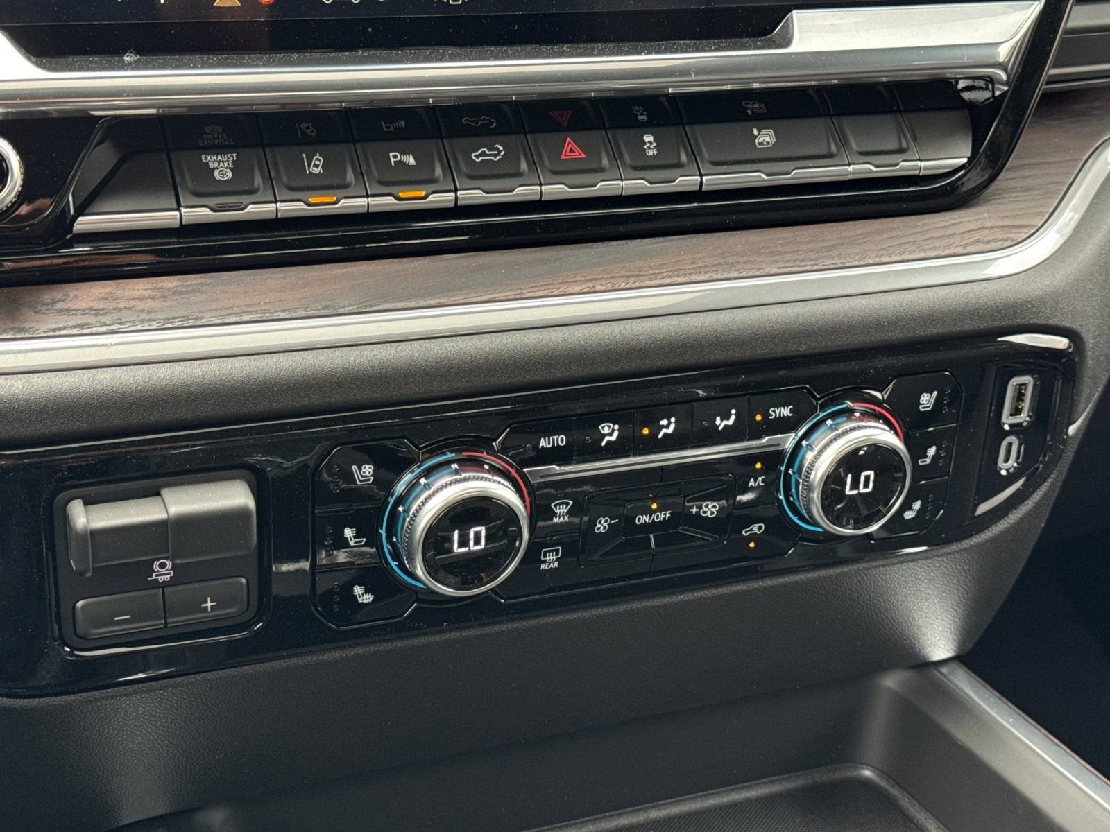 2026 GMC Sierra 2500HD SLT - Photo 18