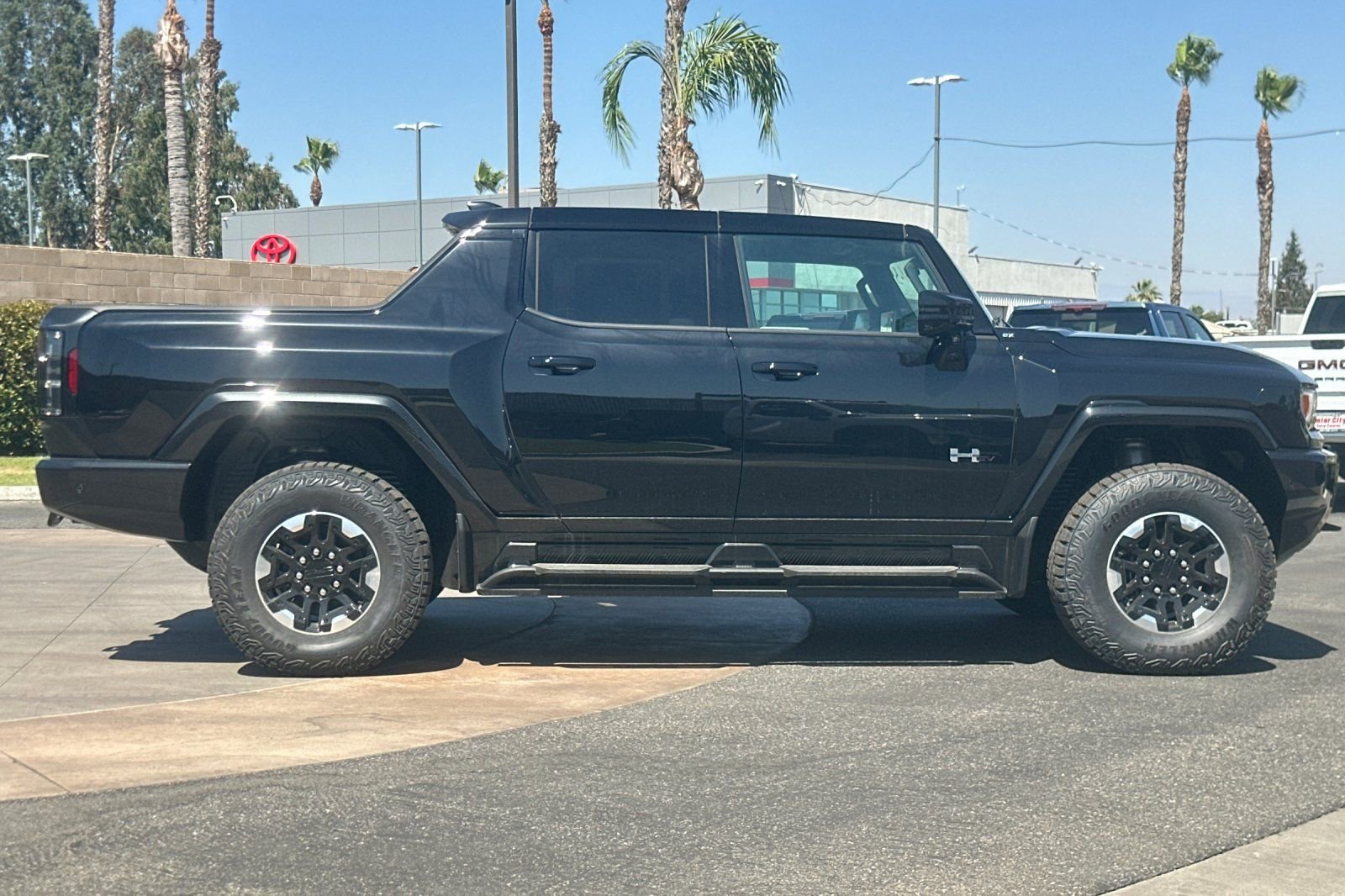 2025 Gmc Hummer EV Pickup photo 3
