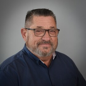Staff member BILL LEEN from feff8fd4a3df