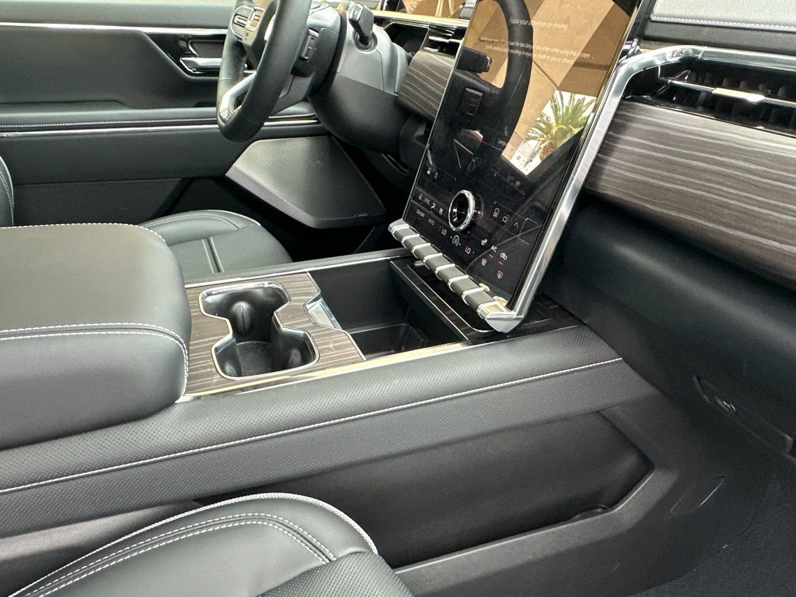 2025 GMC Sierra EV Denali - Photo 15