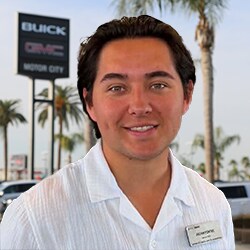 Staff member JULIAN FONTES from 3eff68dabdf8