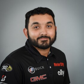 Staff member ISSAC VALDEPENA from 34b061d82446