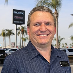 Staff member OREN CHAMP from 34b061d82446