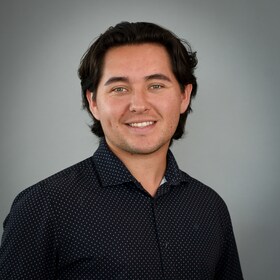 Staff member JULIAN FONTES from 3eff68dabdf8