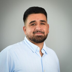 Staff member CARLOS VALDES from 3eff68dabdf8