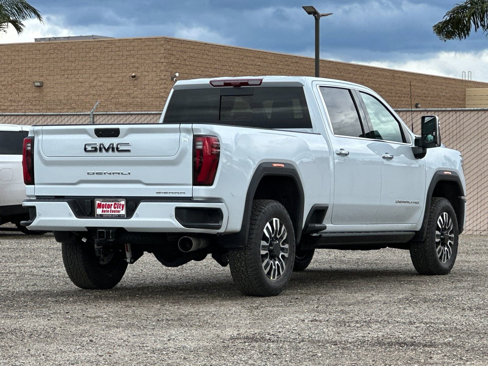 2026 GMC Sierra 2500 HD Denali Ultimate photo 2