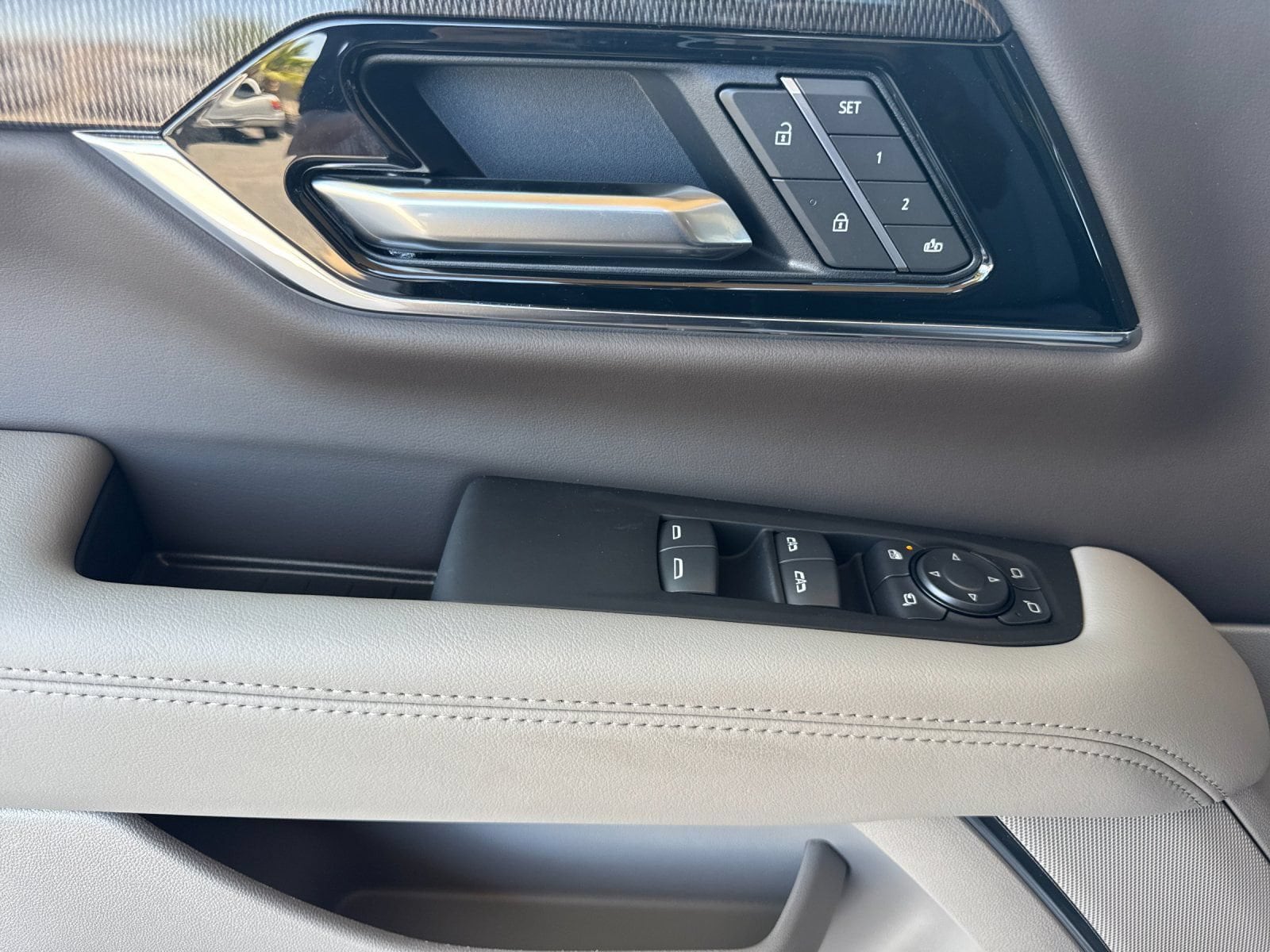 2026 GMC Yukon XL Elevation - Photo 10