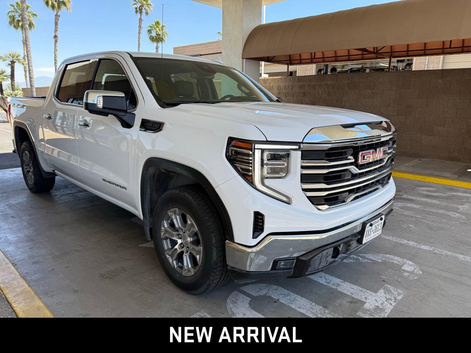 2025 GMC Sierra 1500 SLT photo 5