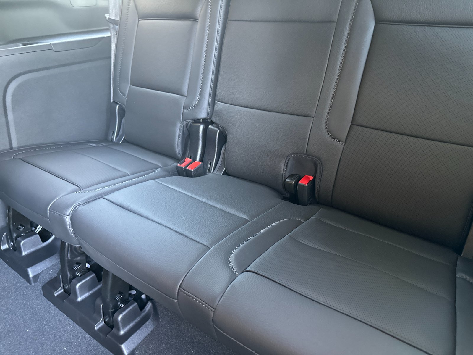 2027 GMC Yukon XL Denali - Photo 14