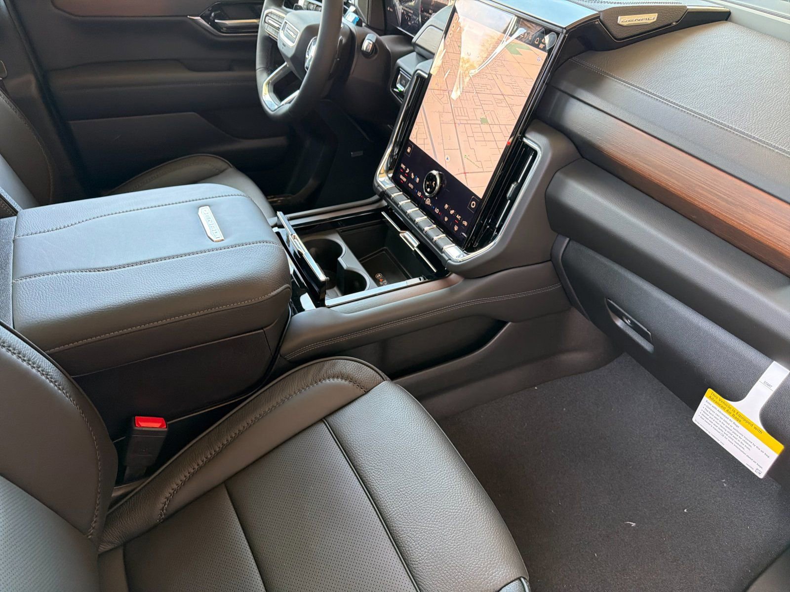 2026 GMC Yukon XL Denali - Photo 17
