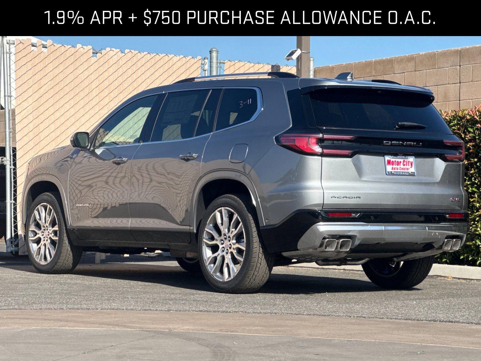 2026 GMC Acadia Denali photo 4