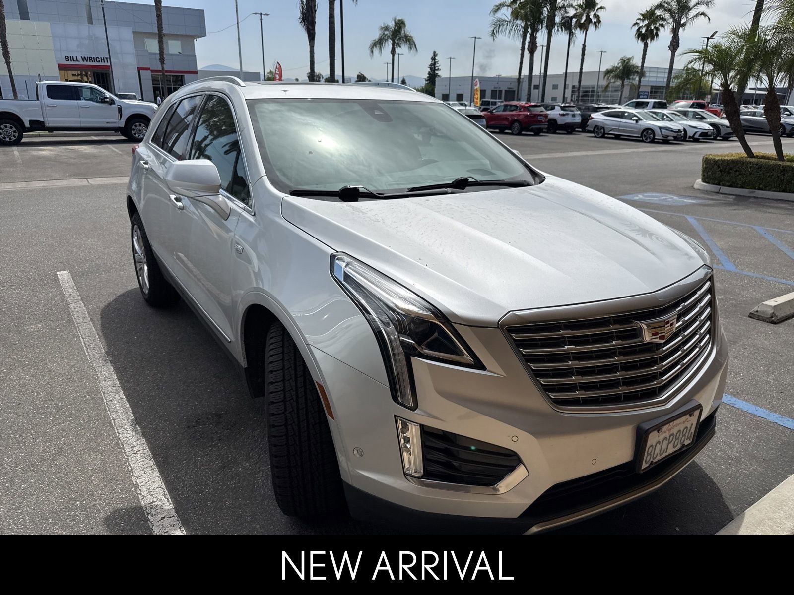 2018 CADILLAC XT5 Platinum AWD photo 2