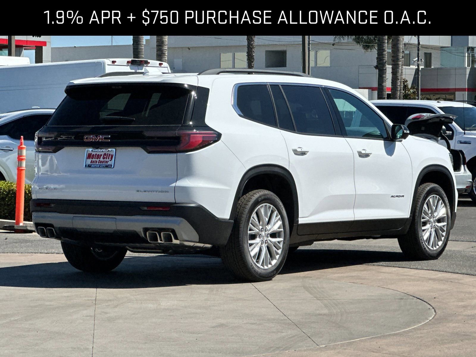 2026 GMC Acadia Elevation photo 2