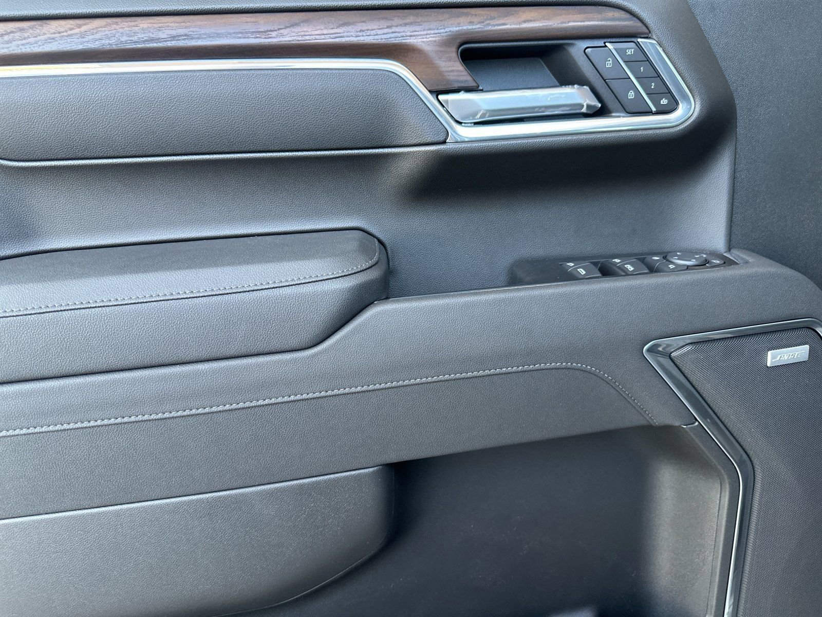 2026 GMC Sierra 1500 SLT - Photo 10