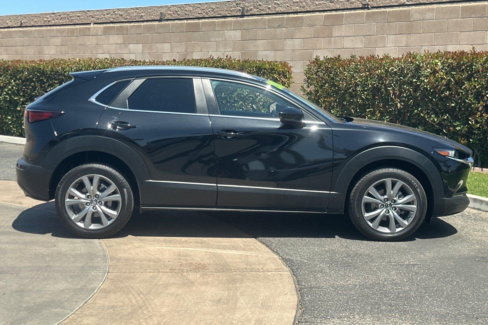 2022 Mazda CX-30 2.5 Select photo 3