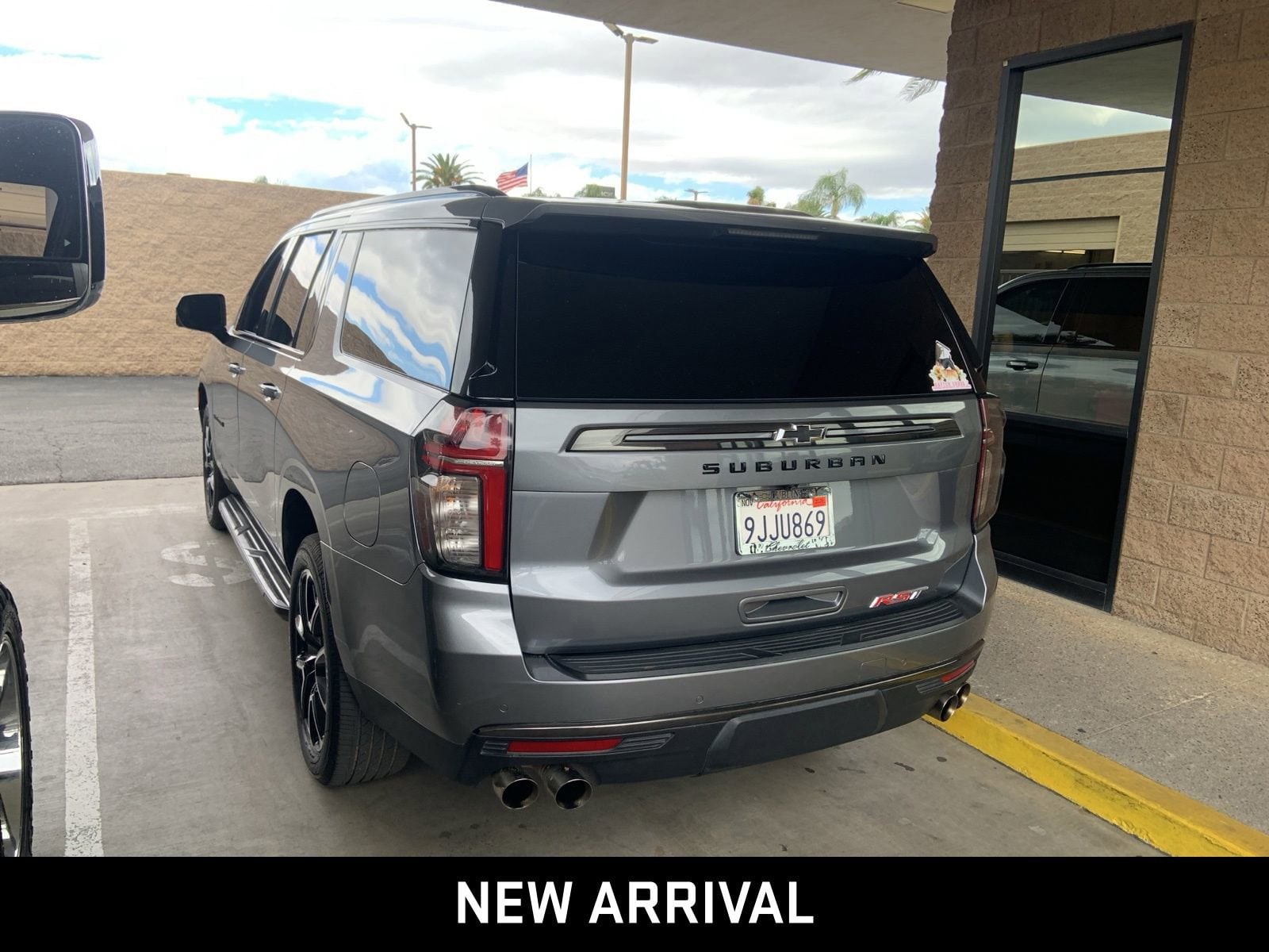 2022 Chevrolet Suburban RST photo 6