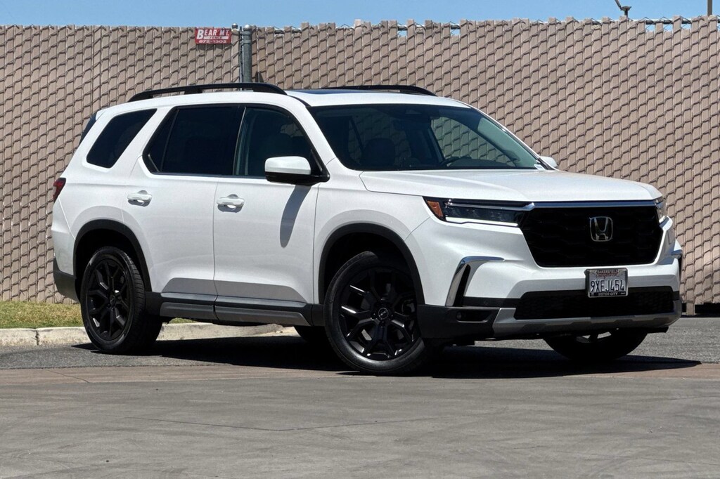 Used 2025 Honda Pilot Touring SUV