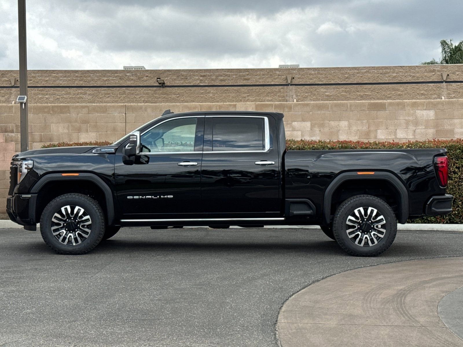2026 GMC Sierra 2500HD Denali Ultimate - Photo 6