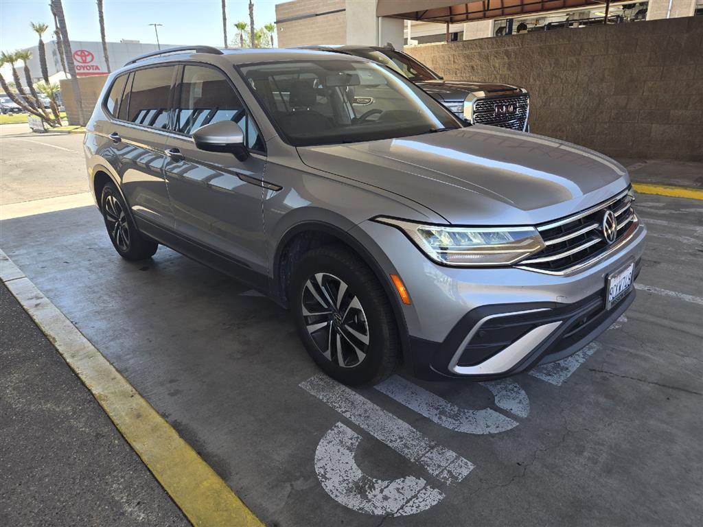 2022 Volkswagen Tiguan S photo 2