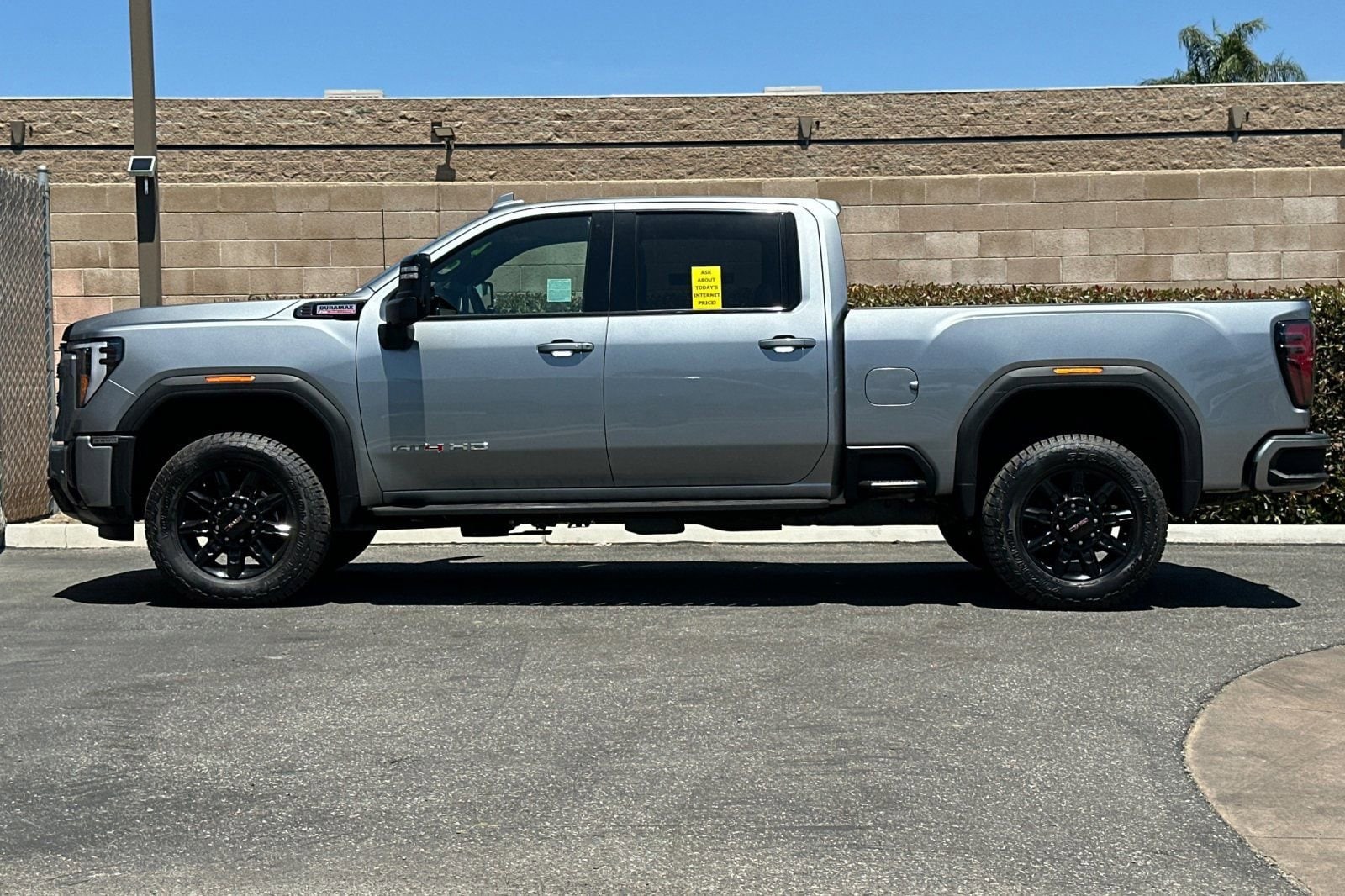 2024 GMC Sierra 2500HD AT4 - Photo 7
