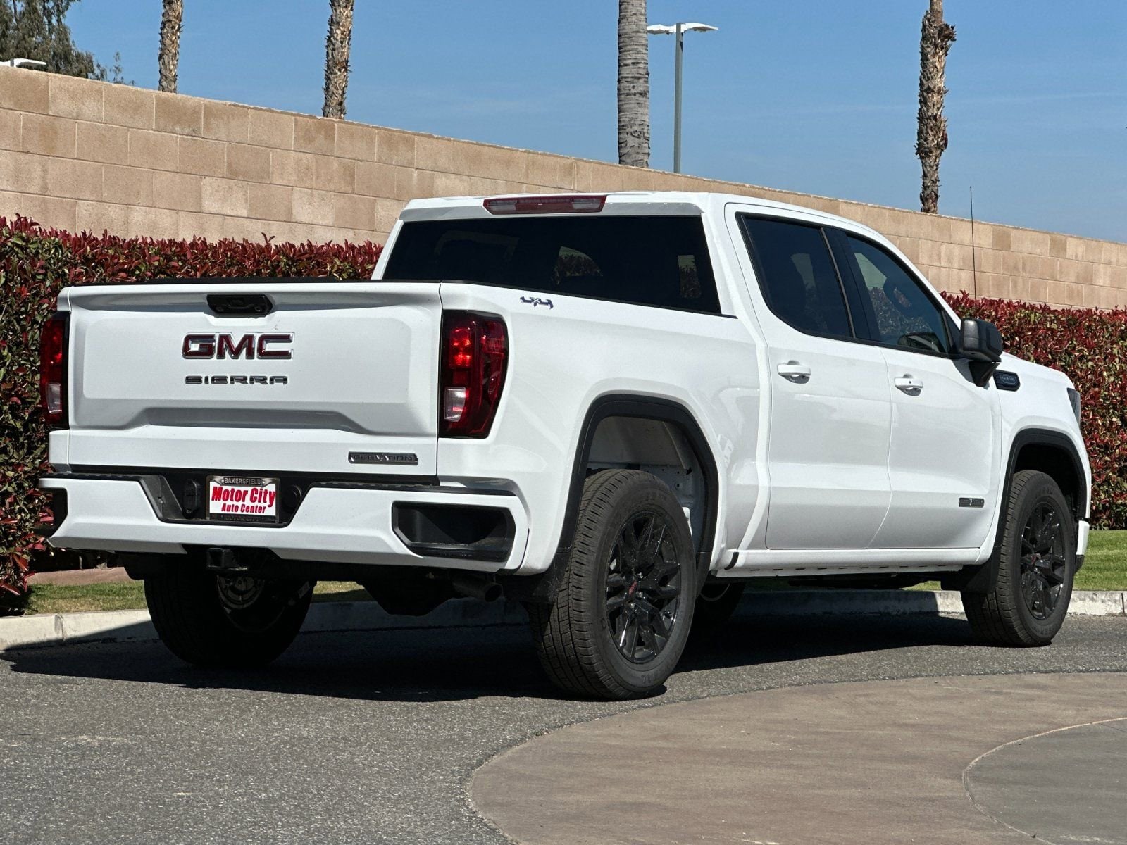 2026 GMC Sierra 1500 Elevation photo 2
