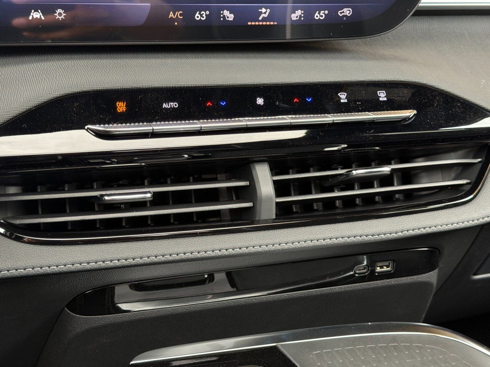 2026 Buick Enclave Sport Touring - Photo 20