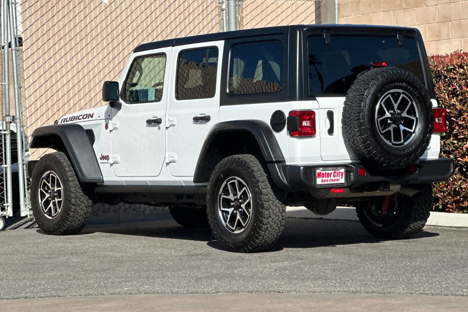 2025 Jeep Wrangler Rubicon photo 5