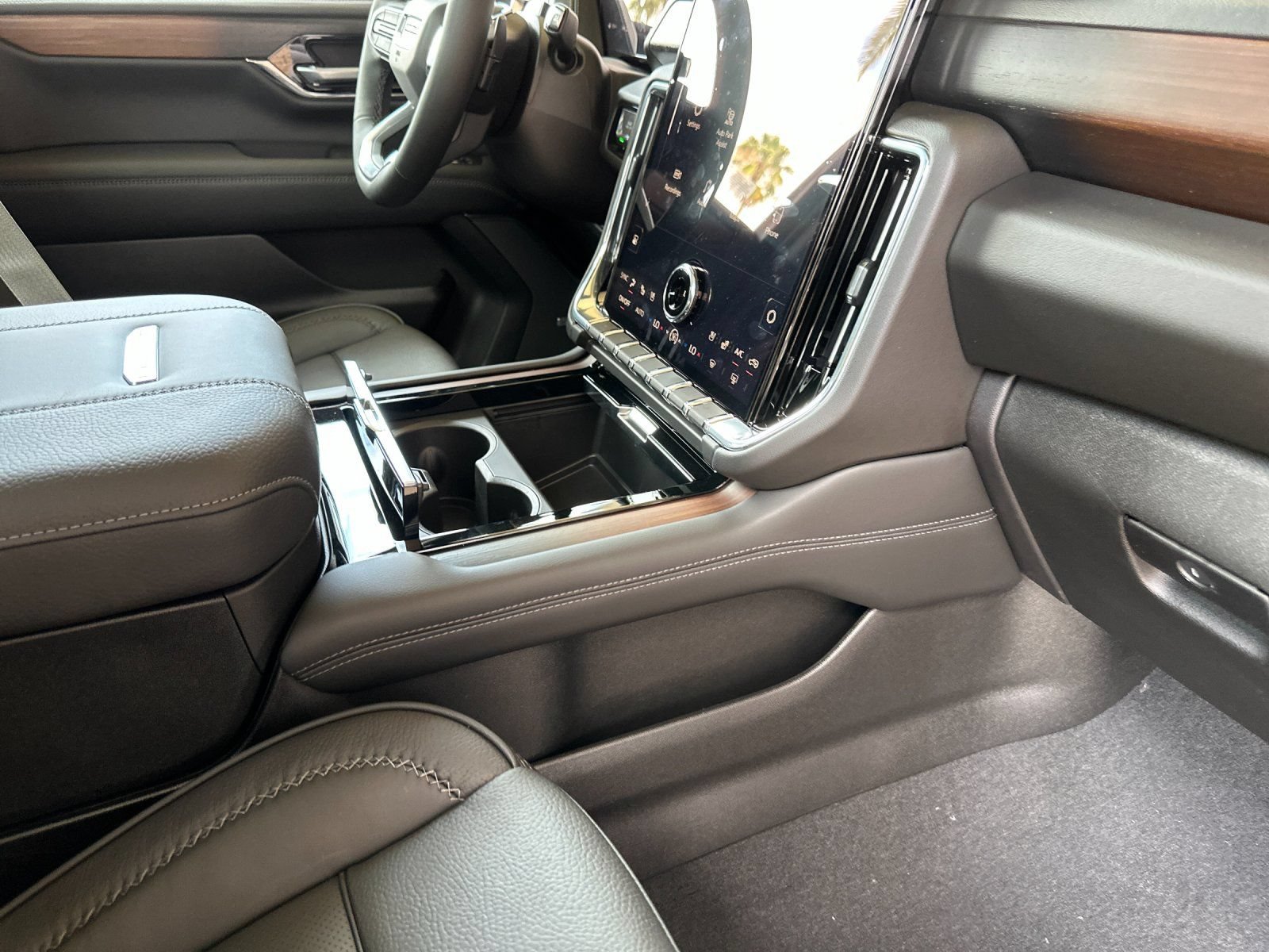 2026 GMC Yukon XL Denali - Photo 15